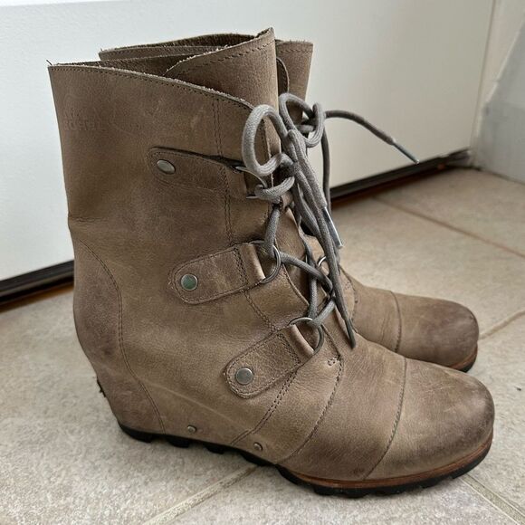 Sorel Joan of Arctic Mid Lace Up Wedge Dark Fog Kettle Grey Tan size 10 boots - Picture 1 of 9